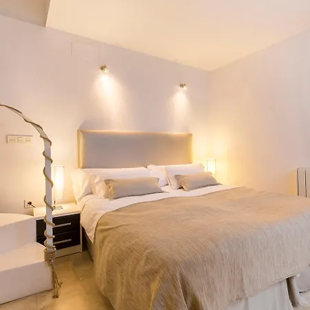tuGuest Elvira Suites-3